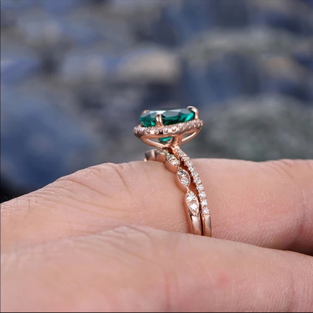 NEW 2pc SET Rose Gold Emerald Color ring set - Picture 5 of 8